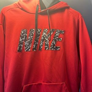 Nike therma-fit hoodie in a men’s size XL.